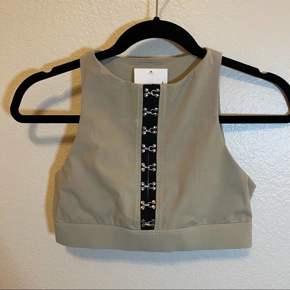 NWT Koral Tan & Black Hook & Eye Accent High Neck Sports Bra Medium - Picture 8 of 8
